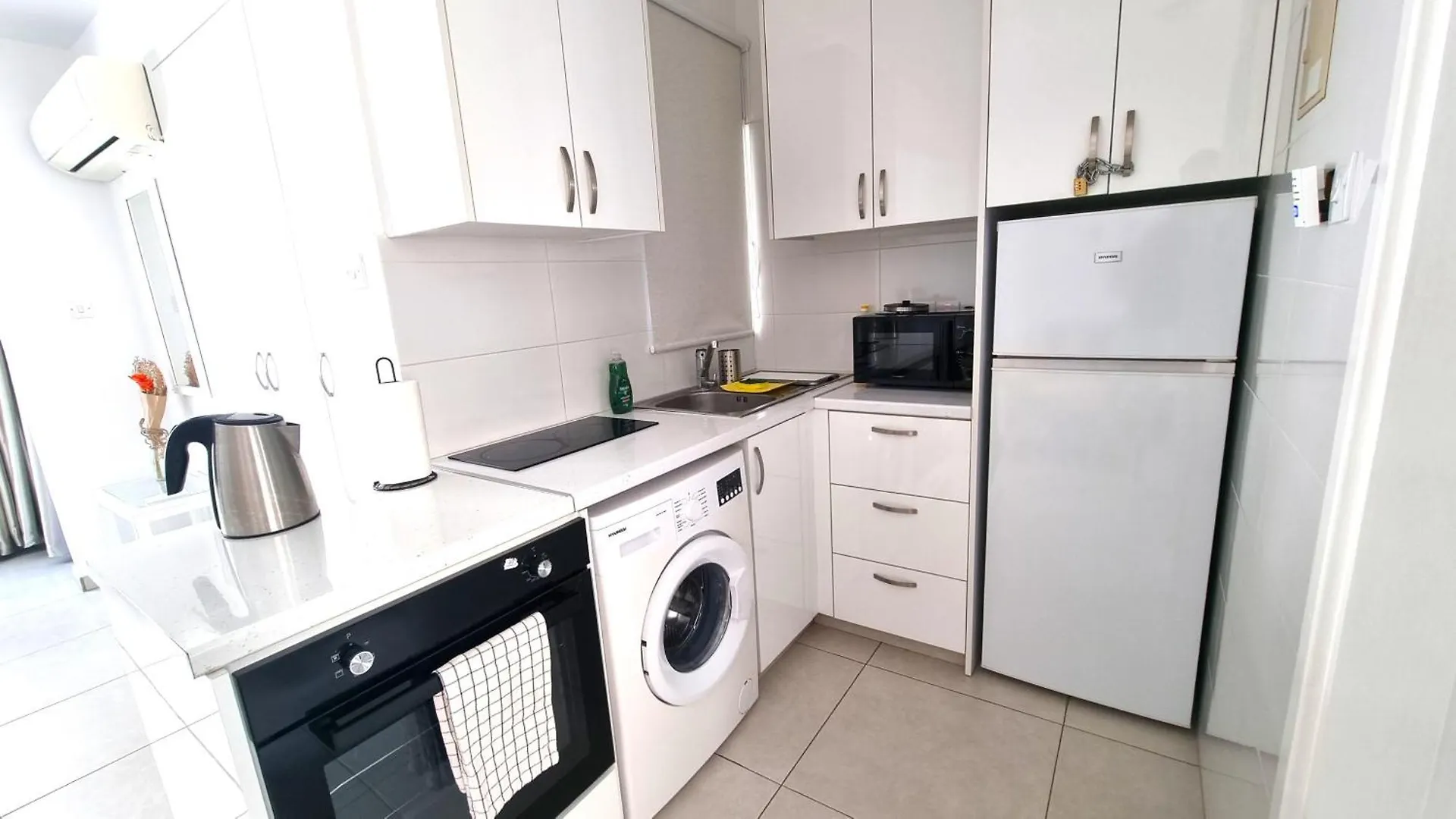 Apartment Stylish Studio - 2 Minutes From Kastella Beach Larnaca