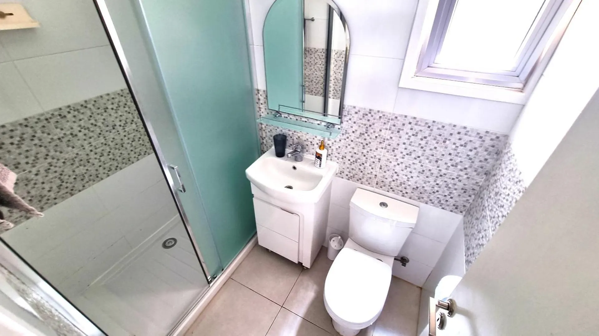 Apartment Stylish Studio - 2 Minutes From Kastella Beach Larnaca